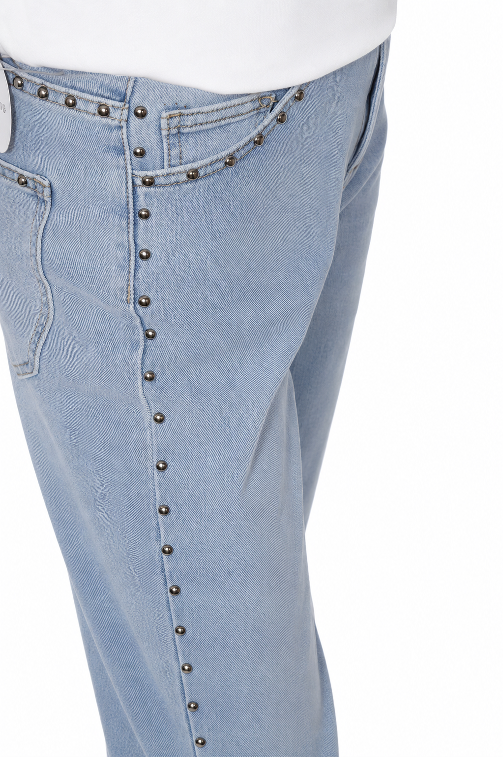 Studded capri jeans been detail